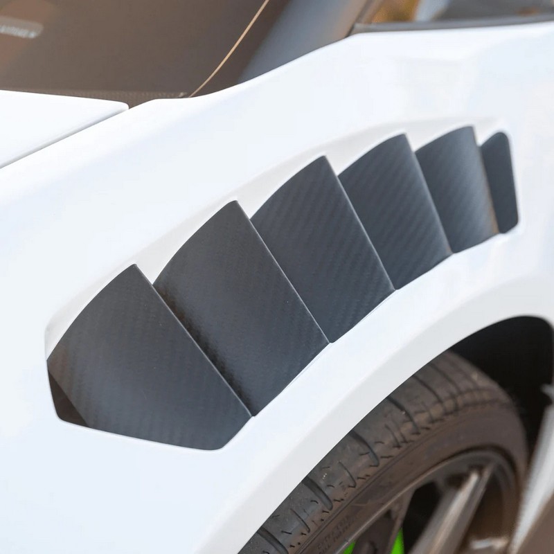 VORSTEINER Aero Front Fenders w/Integrated Vents and Splash Shields (2x2 Gloss Carbon) for Lamborghini Huracan Novara Edizione - Image 4
