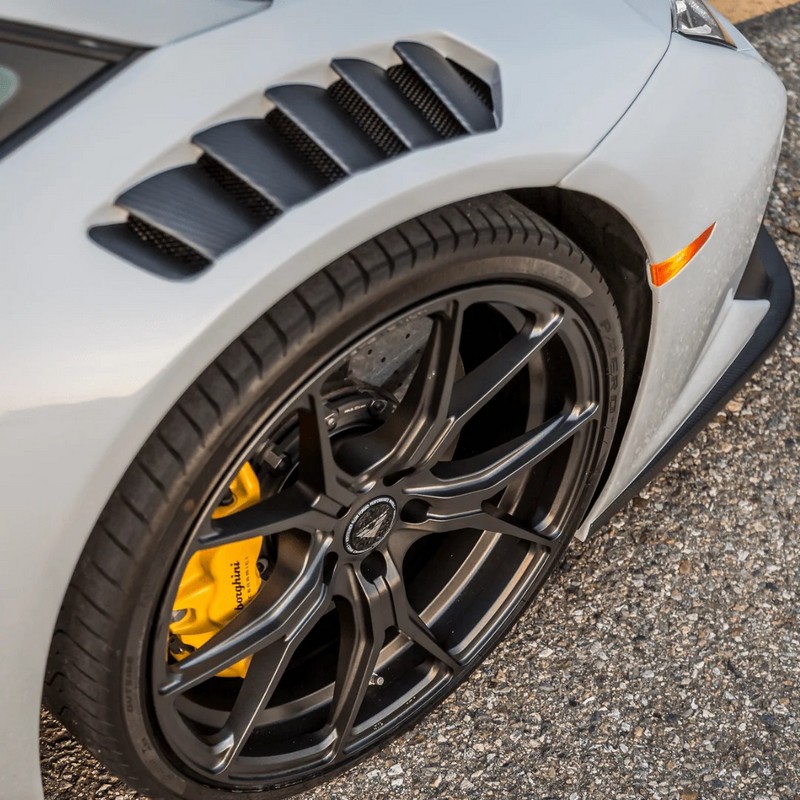 VORSTEINER Aero Front Fenders w/Integrated Vents and Splash Shields (2x2 Gloss Carbon) for Lamborghini Huracan Novara Edizione - Image 5