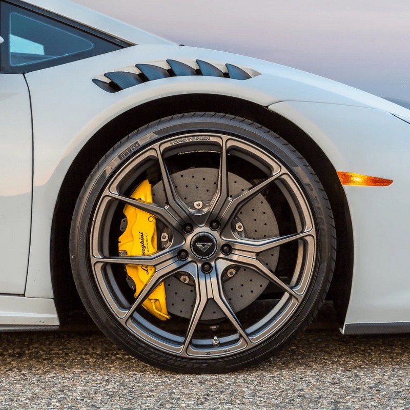 VORSTEINER Aero Front Fenders w/Integrated Vents and Splash Shields (2x2 Gloss Carbon) for Lamborghini Huracan Novara Edizione - Image 12