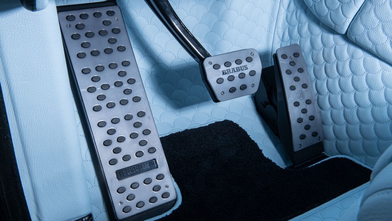 BRABUS Illuminated Foot Rest for Rolls-Royce Cullinan