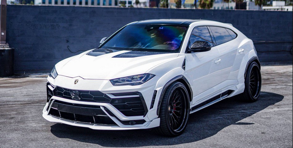 1016 Industries Front Upper Lip – Standard Carbon / Forged Carbon for Lamborghini Urus (2018+) - Image 2