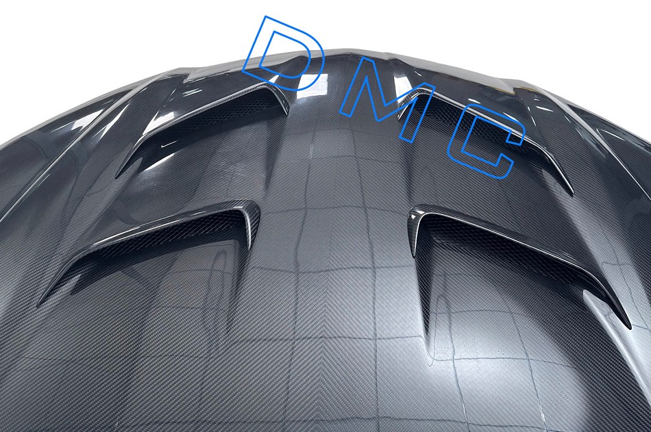 DMC Carbon Fiber Front Bumper & Hood for Lamborghini Urus Performante & Urus S - Image 4