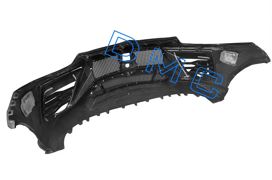 DMC Carbon Fiber Front Bumper & Hood for Lamborghini Urus Performante & Urus S - Image 2