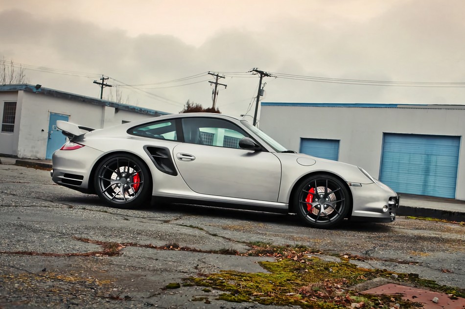 DMC Carbon Fiber Side Skirts for Porsche 997 Turbo S - Image 4