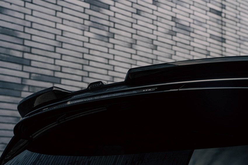 Urban Upper Rear Spoiler (ABS Plastic) for Range Rover L460 - Image 2