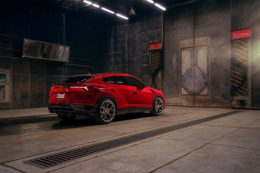 Novitec Carbon Trunk Lid for Lamborghini Urus - Image 2
