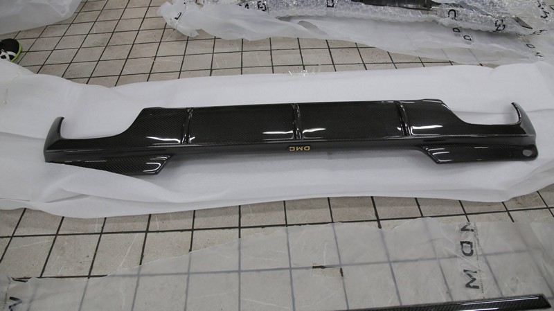 DMC Forged Carbon Fiber Rear Diffuser for Rolls-Royce Ghost Series I (Black Badge Compatible) - Image 2