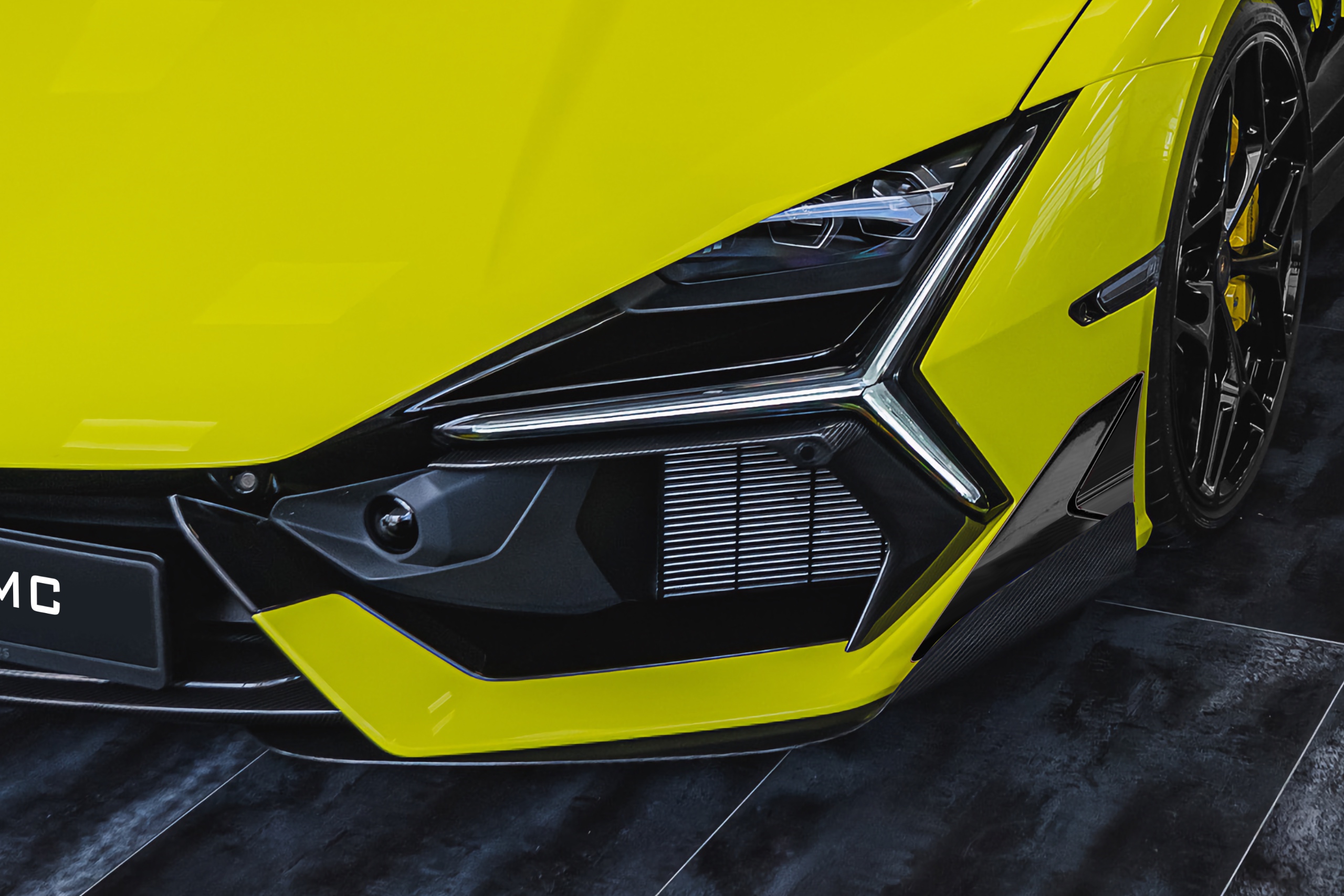 DMC Carbon Fiber Aero Body Kit for Lamborghini Revuelto LB744 Coupe & Roadster - Image 16