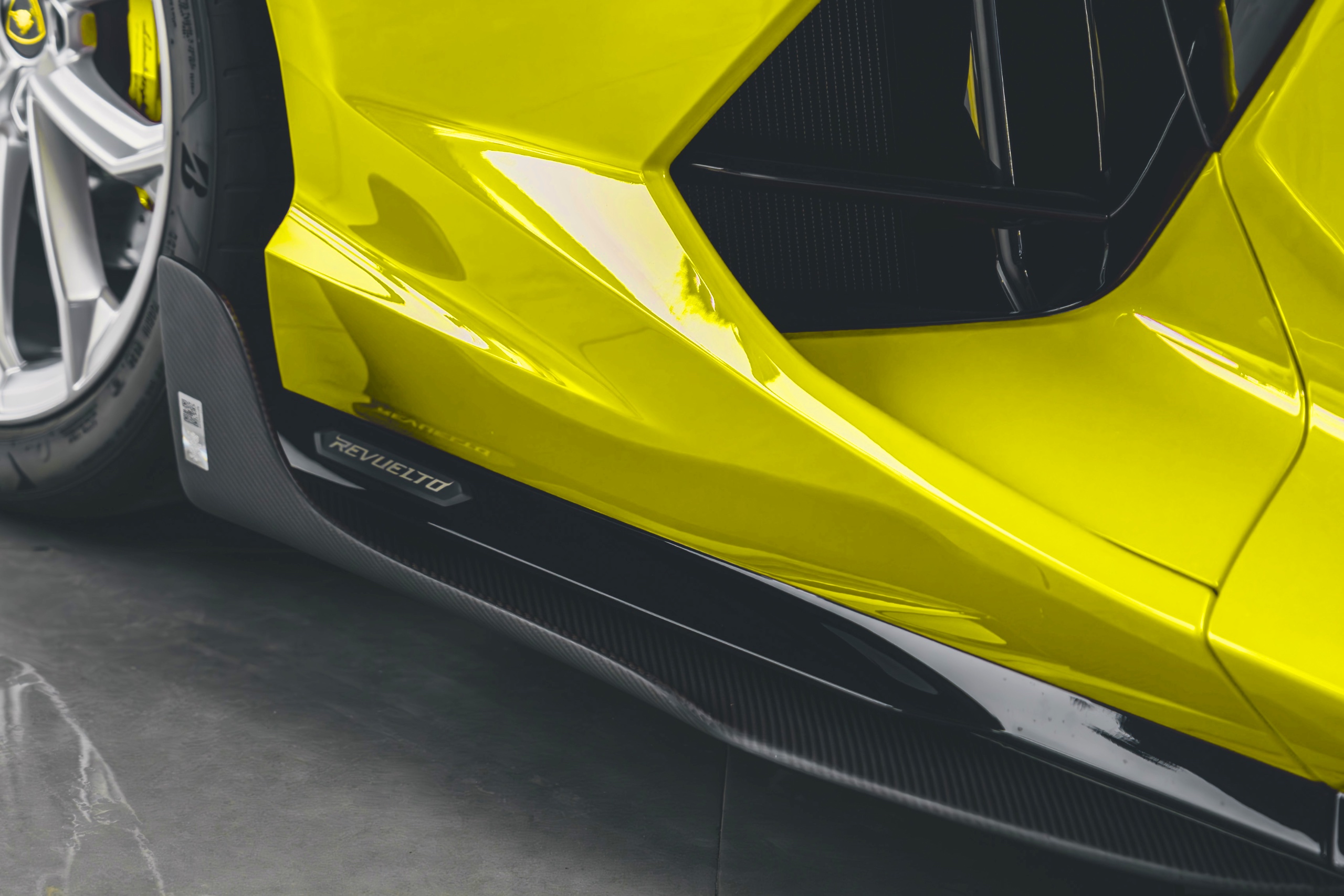 DMC Carbon Fiber Aero Body Kit for Lamborghini Revuelto LB744 Coupe & Roadster - Image 22