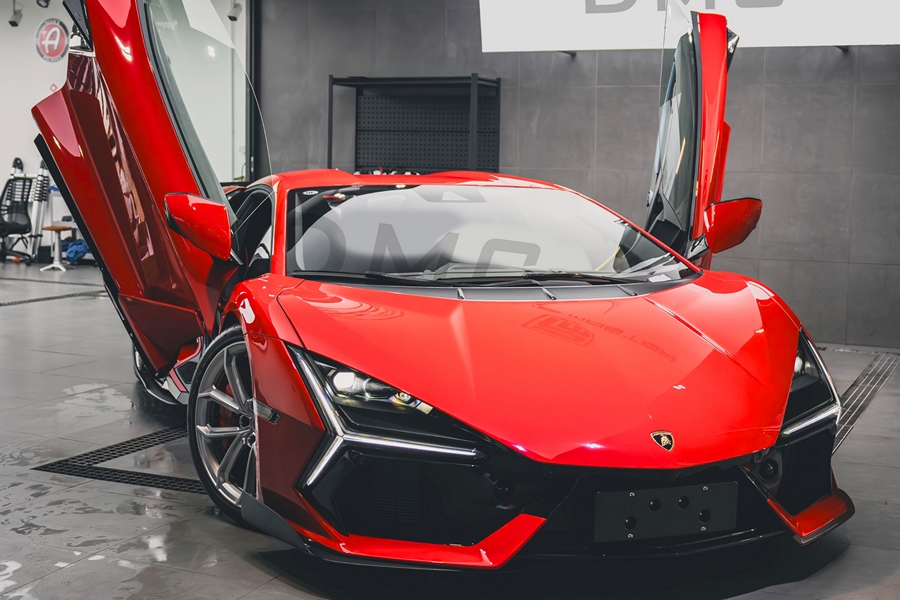 DMC Carbon Fiber Front Lip Spoiler for Lamborghini Revuelto LB744 Coupe & Roadster - Image 3