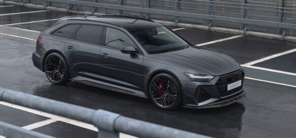 Urban Lower Side Sill Extensions in Visual Carbon Fiber for Audi C8 RS6/RS7