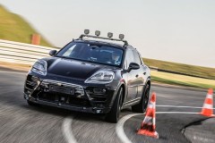 2024_porsche_macan_ev_01