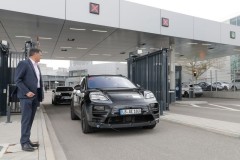 2024_porsche_macan_ev_03