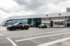 2024_porsche_macan_ev_05