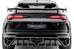 this_kitschy_lamborghini_urus_is_supercar_fast_can_mix_it_with_the_huracan_performante_06